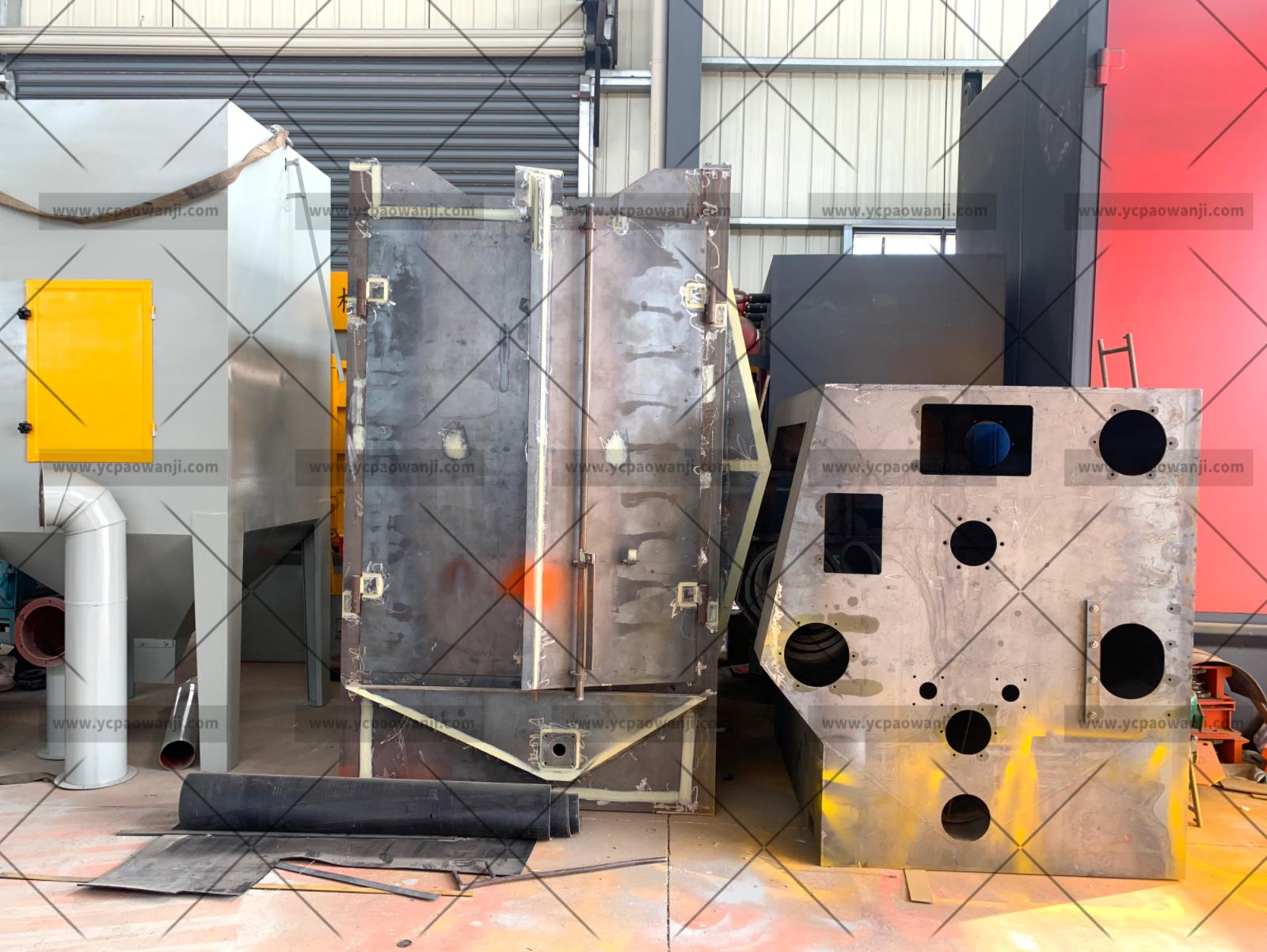 376吊鉤式拋丸機生產廠家拋丸機主機制作中，準備噴漆